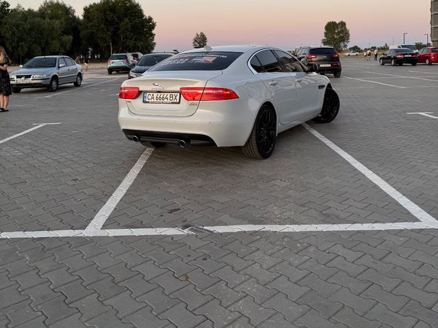 Jaguar XE - фото 4