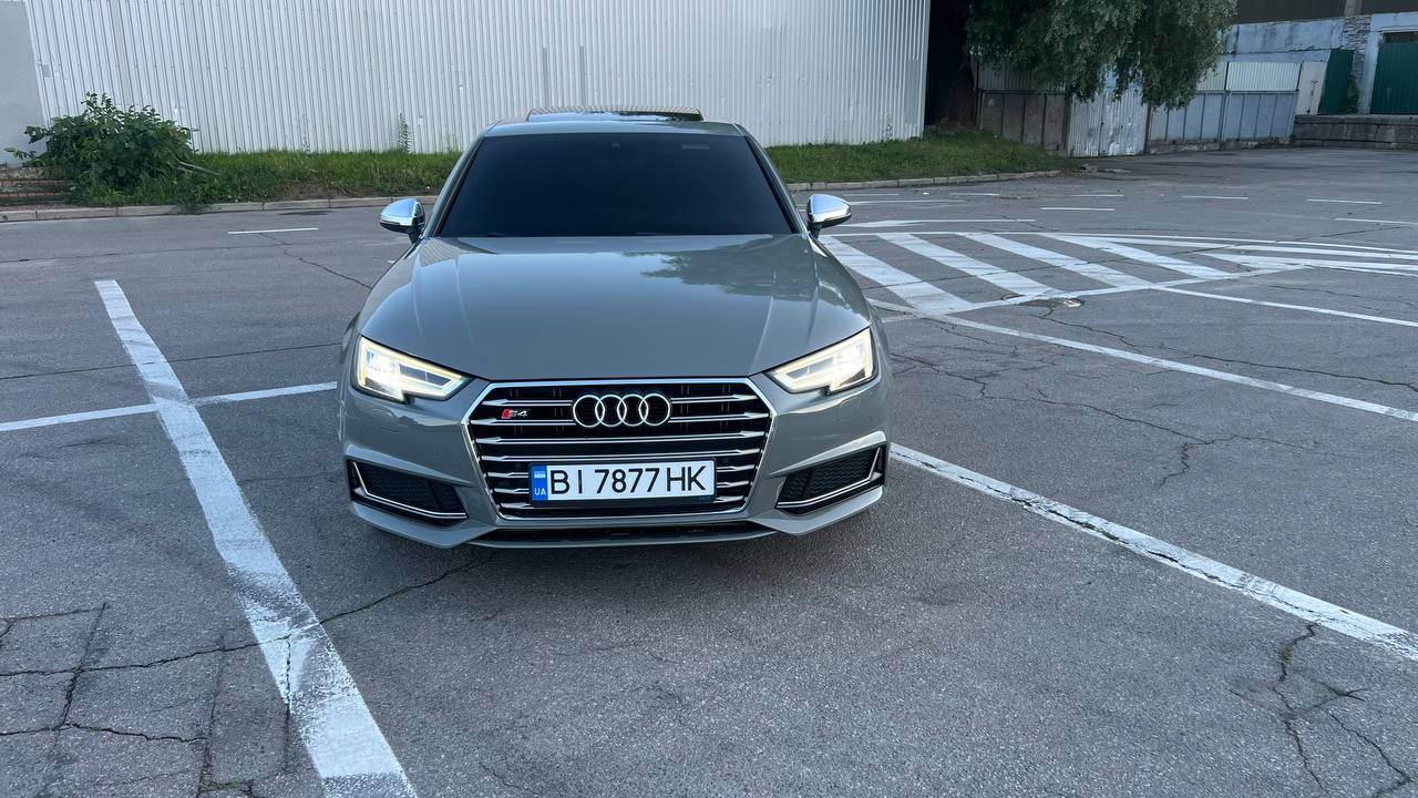 Audi S4 - фото 4