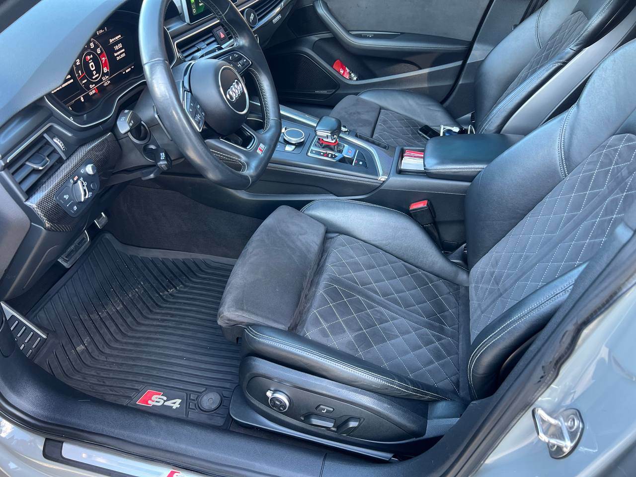 Audi S4 - фото 8