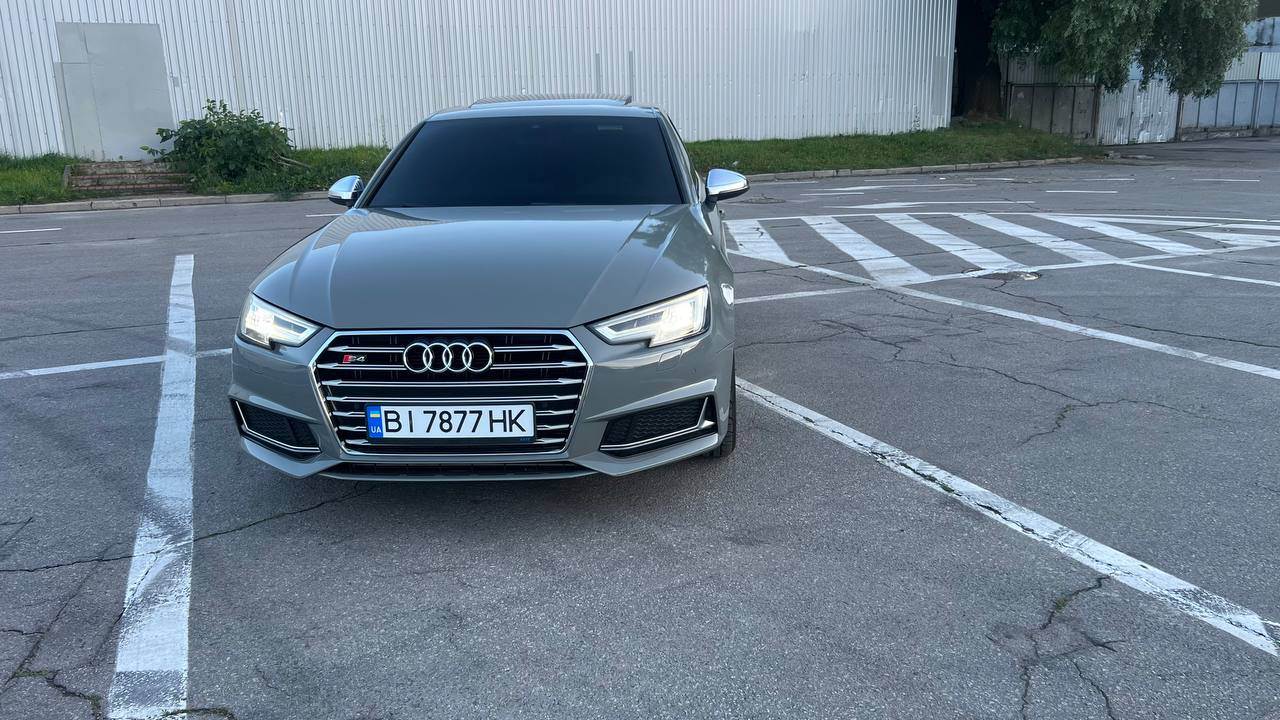 Audi S4 - фото 2