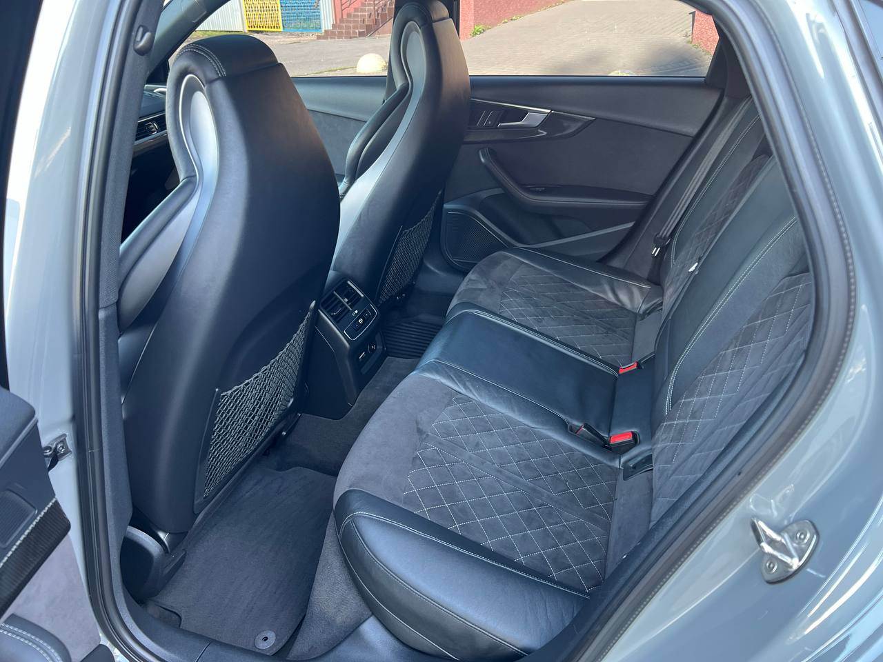 Audi S4 - фото 11