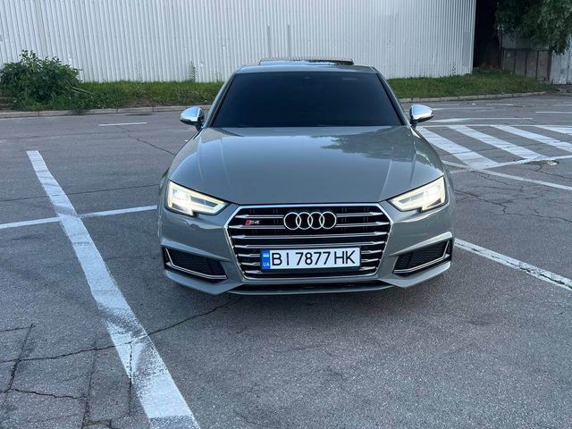 Audi S4 - фото 4