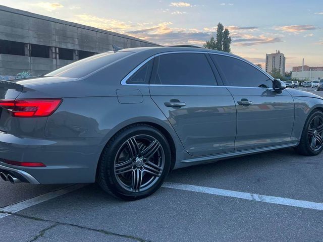 Audi S4 - фото 5