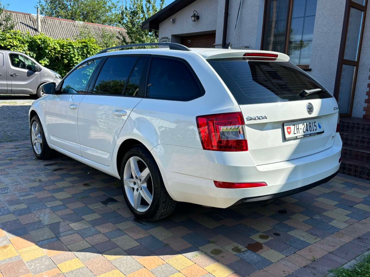 Skoda Octavia - фото 2