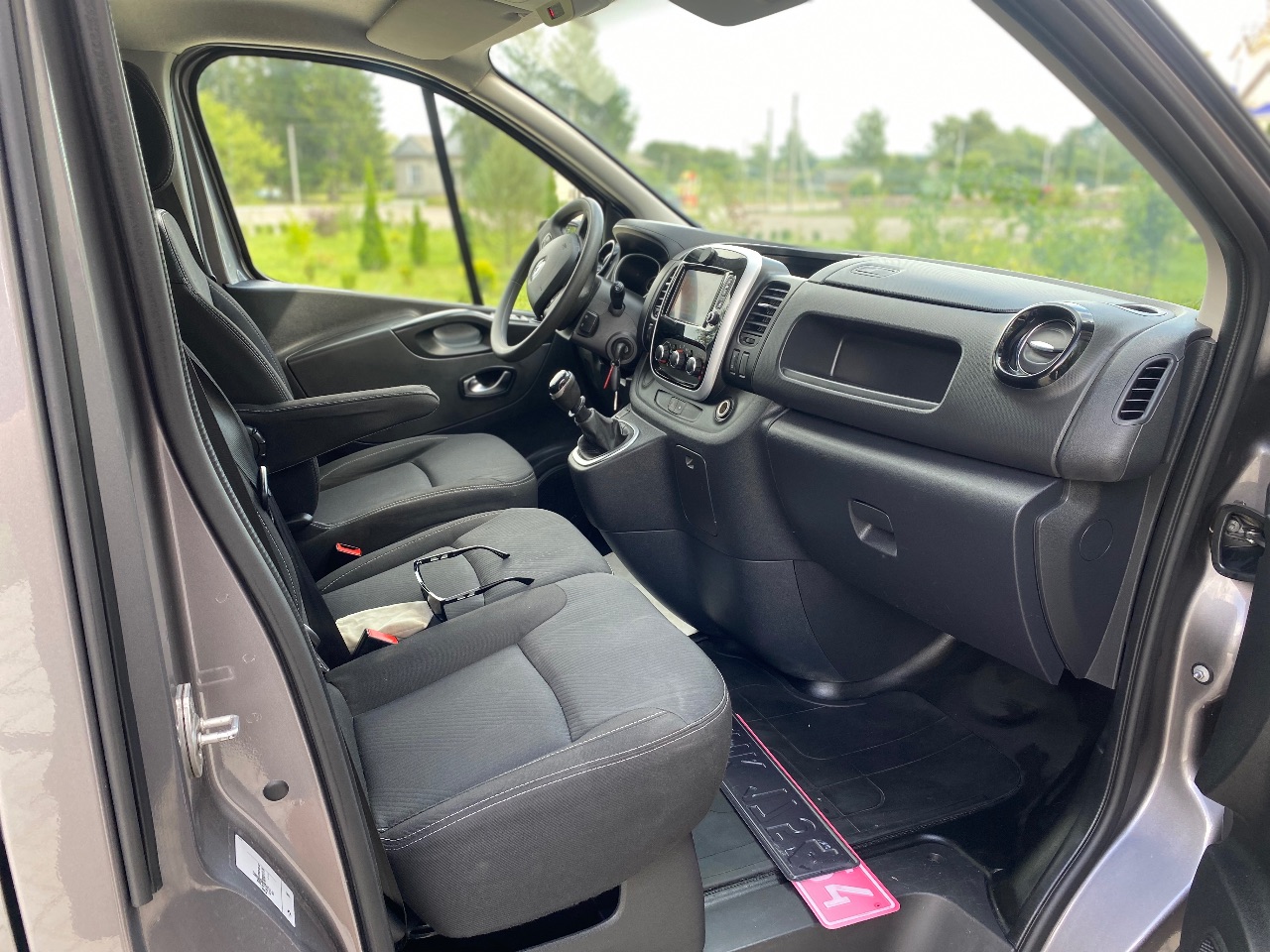 Renault Trafic - фото 6