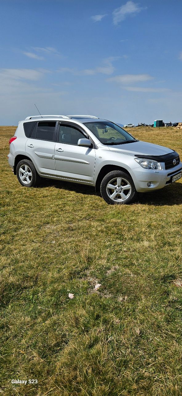 Toyota RAV4 - фото 11