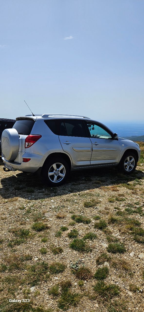 Toyota RAV4 - фото 16
