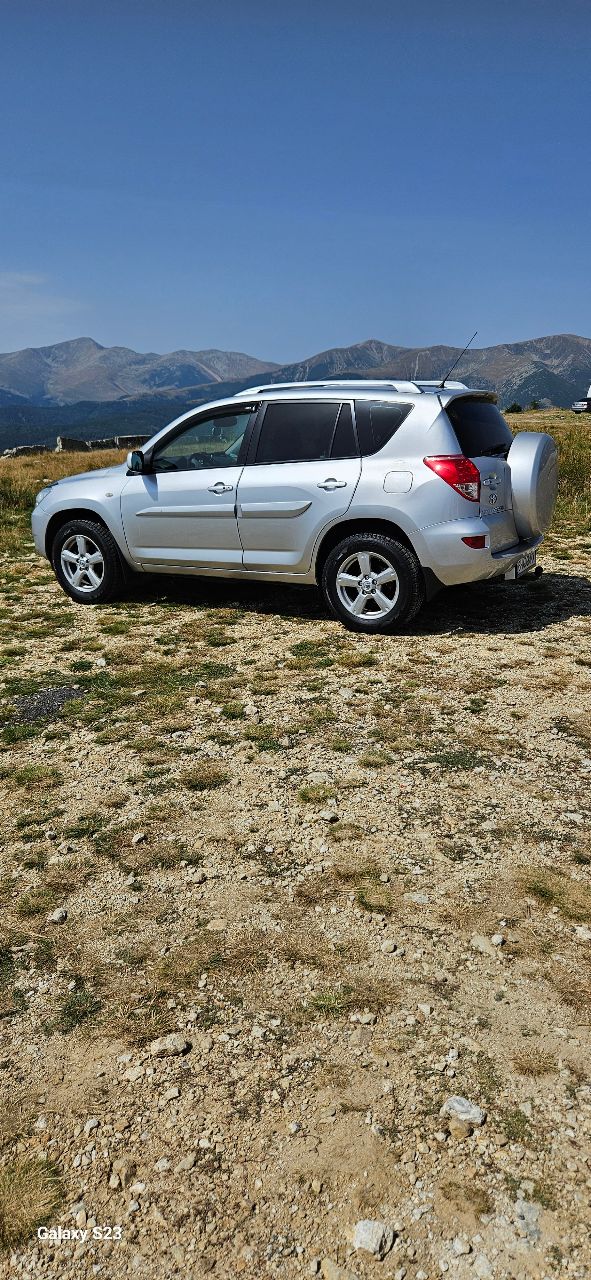 Toyota RAV4 - фото 14