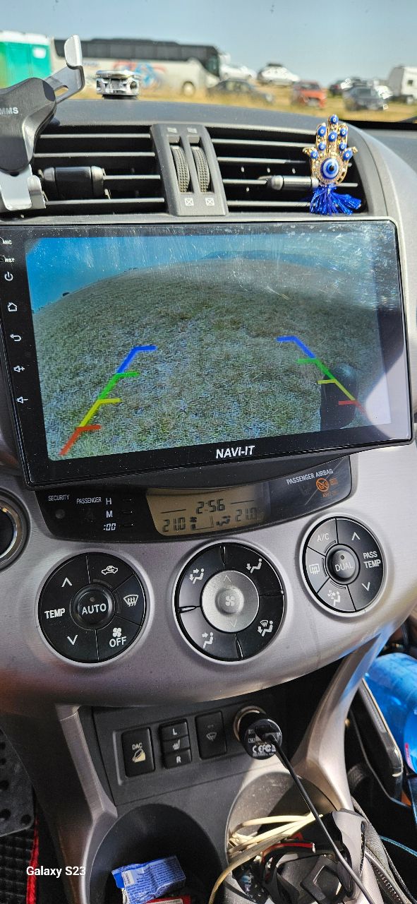 Toyota RAV4 - фото 10