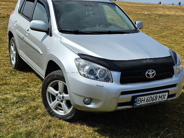 Toyota RAV4 - фото 5