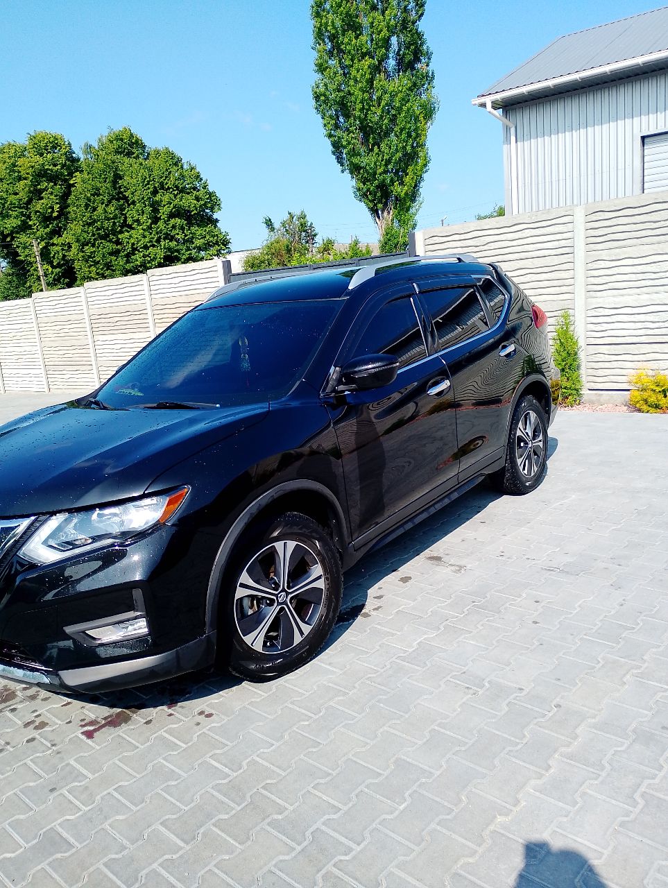 Nissan Rogue - фото 1