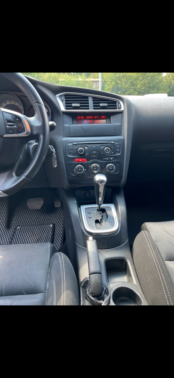 Citroen C4 - фото 8