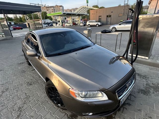 Volvo S80 - фото 1