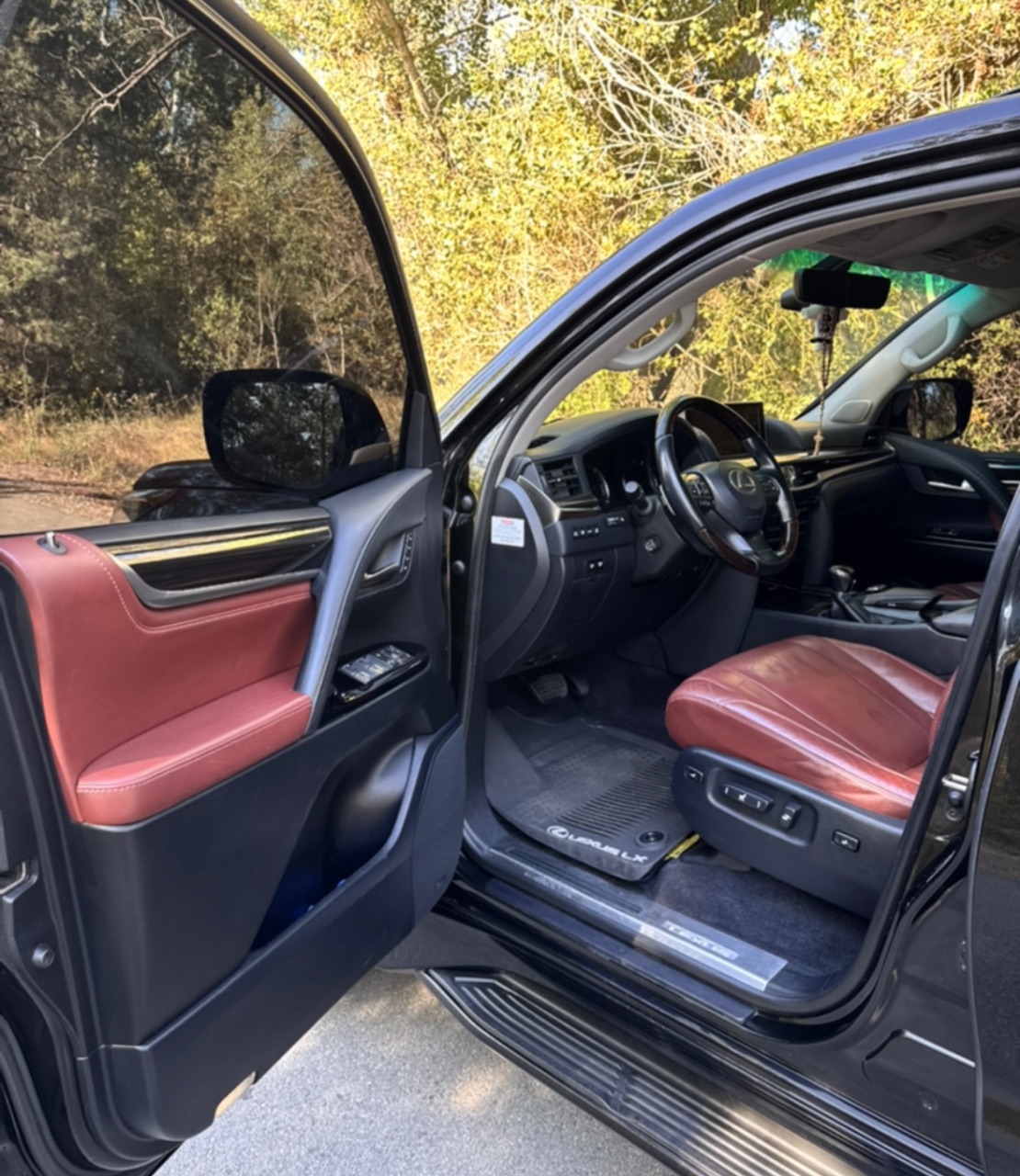 Lexus LX - фото 9