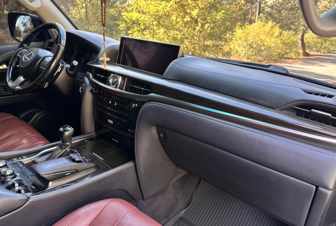 Lexus LX - фото 12