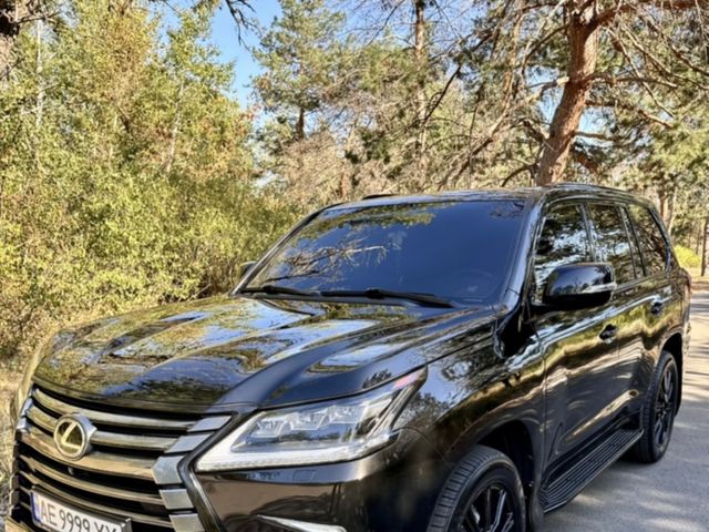 Lexus LX - фото 1