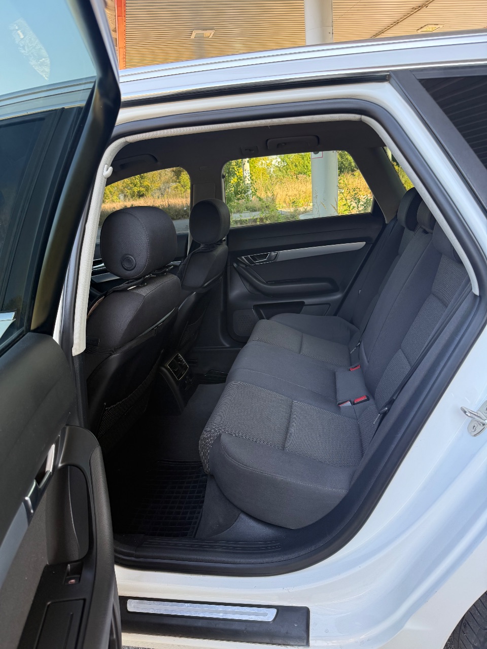 Audi A6 - фото 9