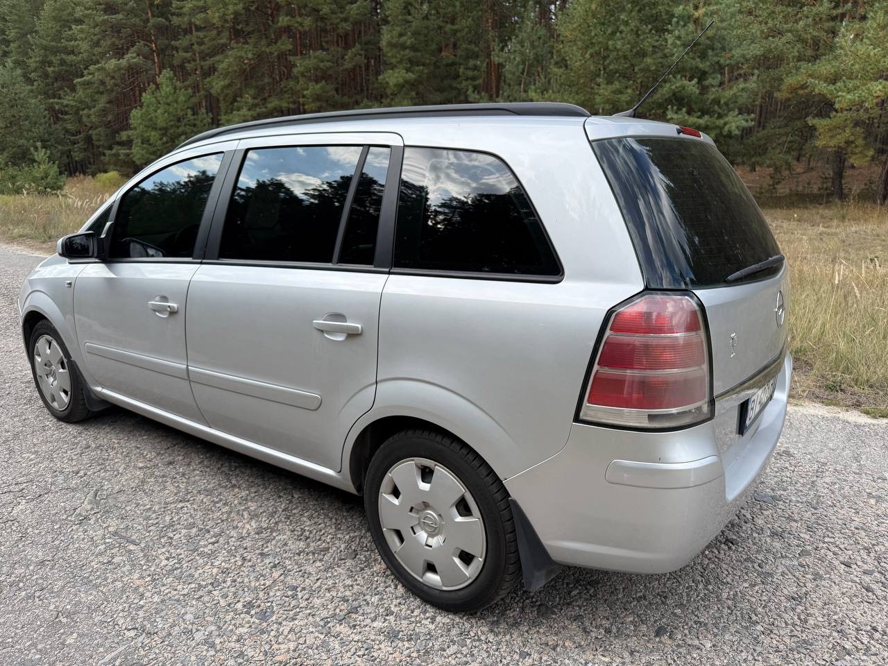 Opel Zafira - фото 13