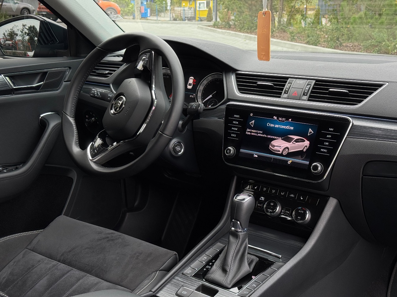 Skoda Superb - фото 2