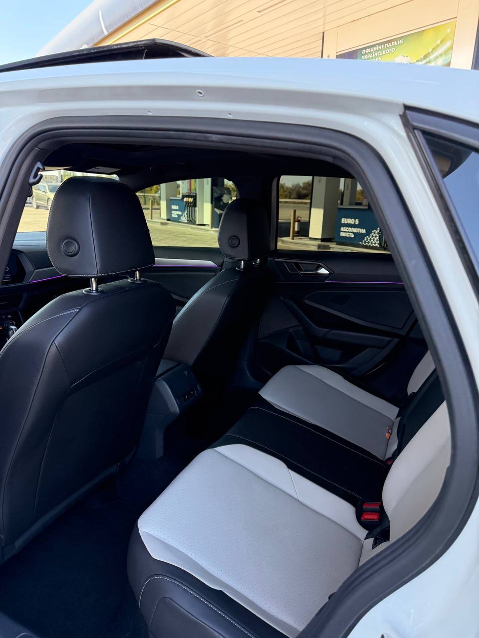 Volkswagen Jetta - фото 11