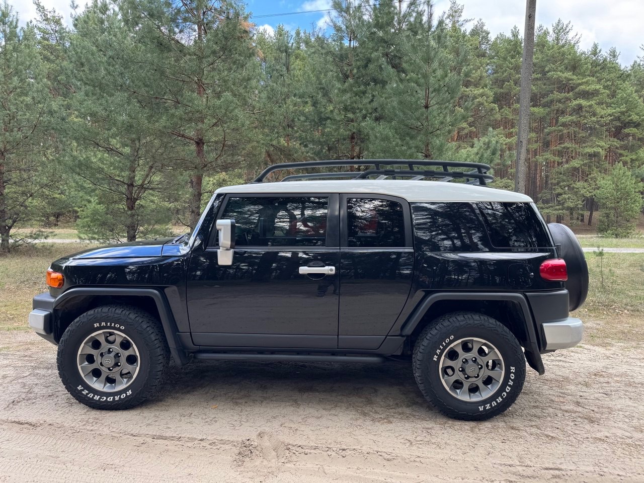 Toyota FJ Cruiser - фото 2