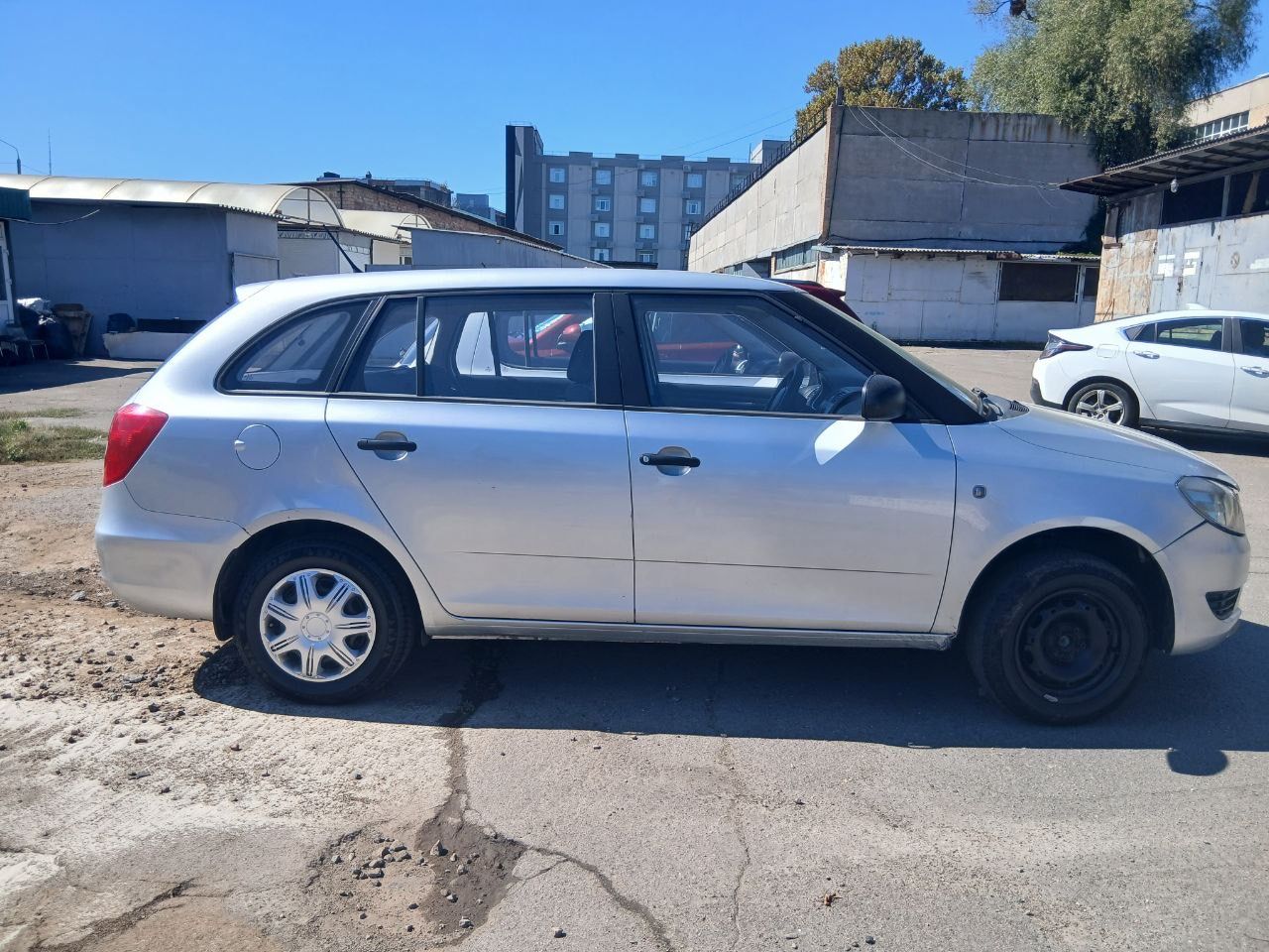 Skoda Fabia - фото 7