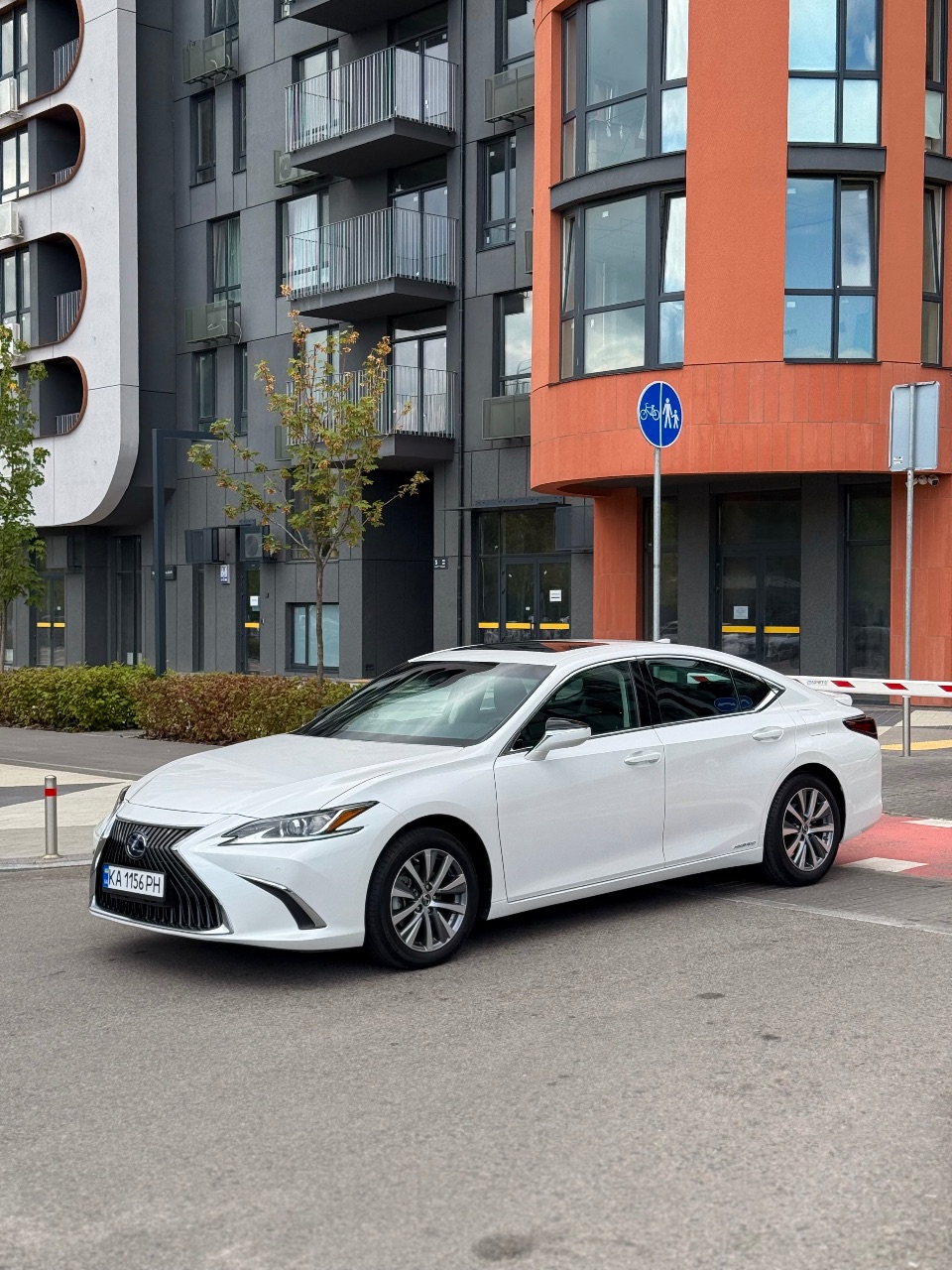 Lexus ES - фото 13