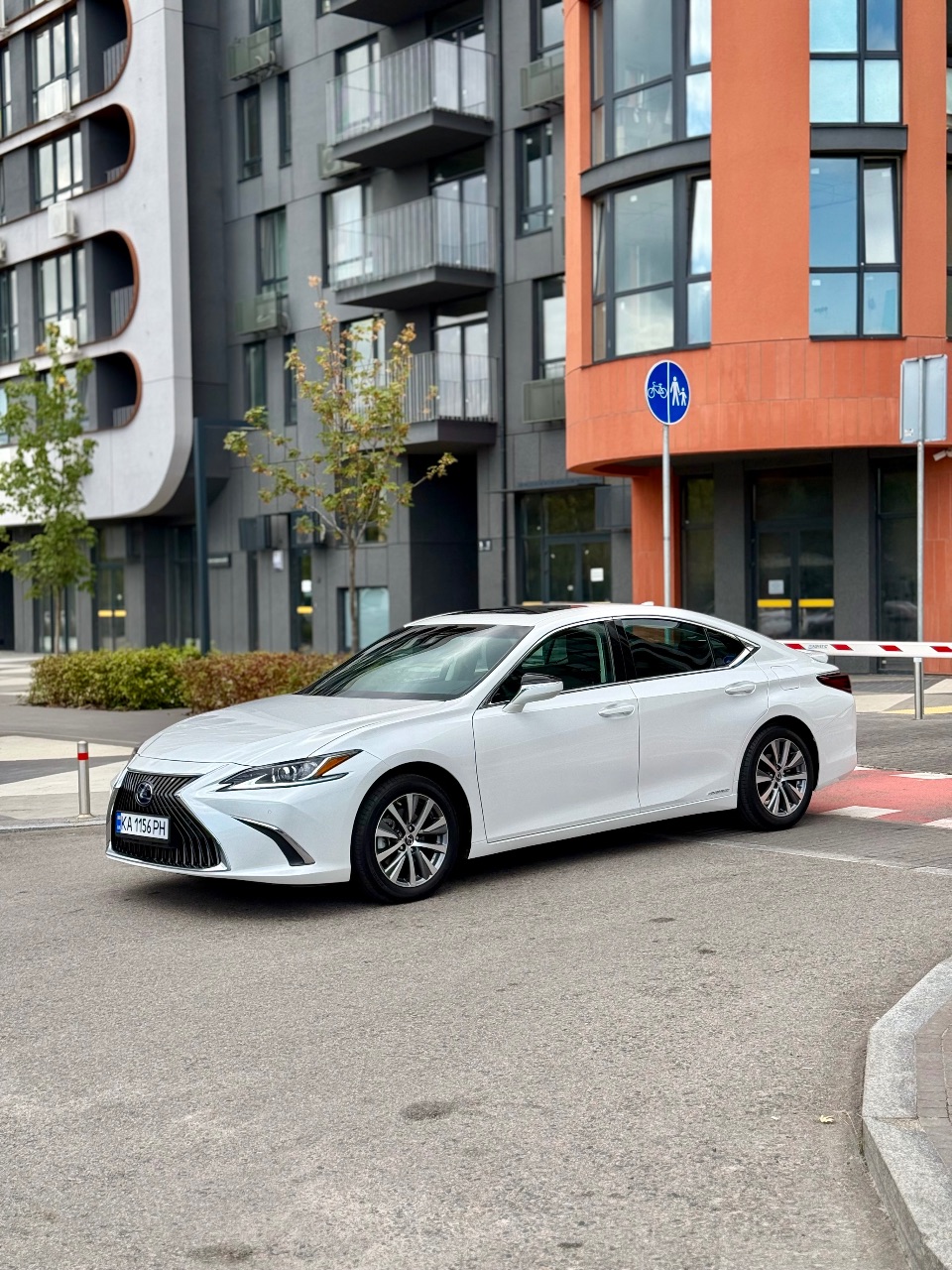 Lexus ES - фото 16