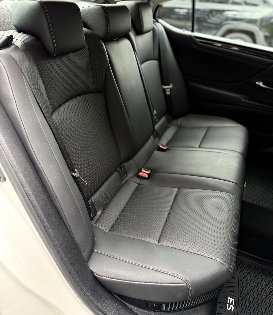 Lexus ES - фото 26