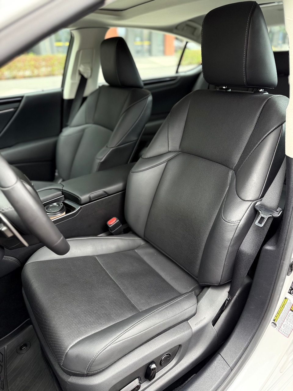 Lexus ES - фото 17