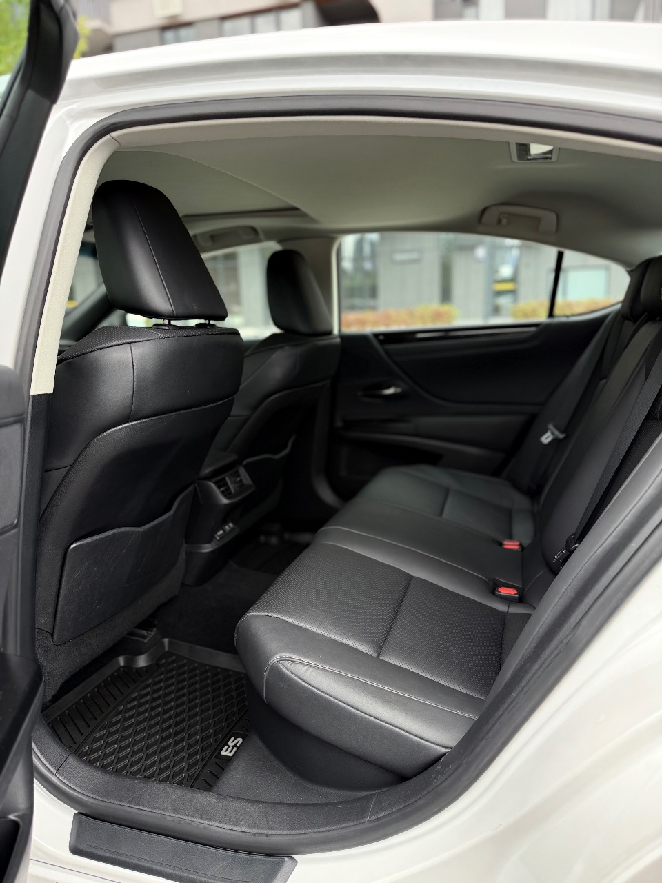 Lexus ES - фото 11