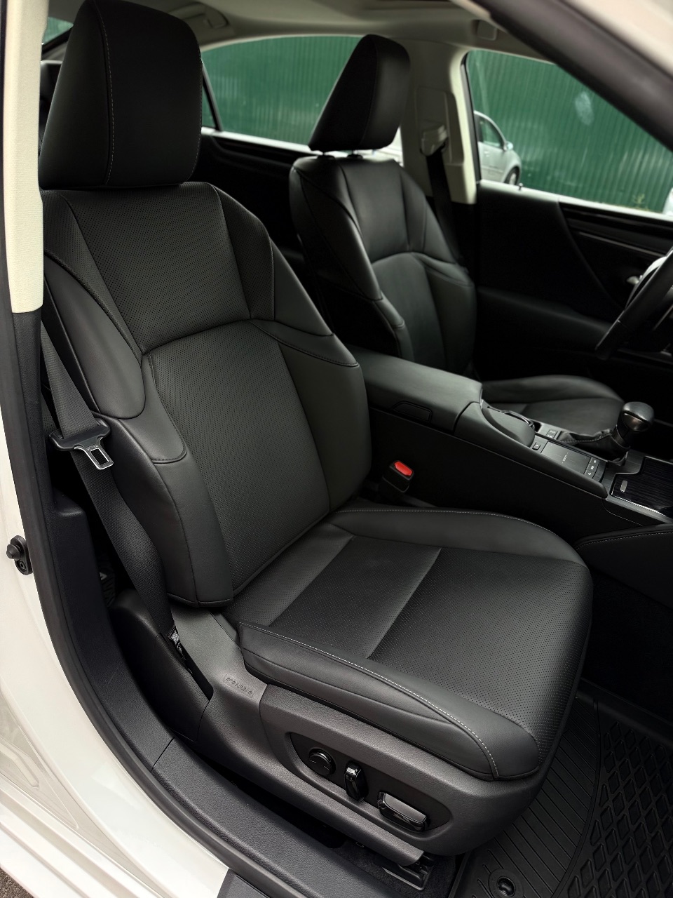 Lexus ES - фото 24