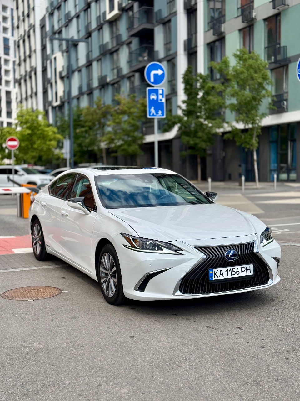 Lexus ES - фото 1