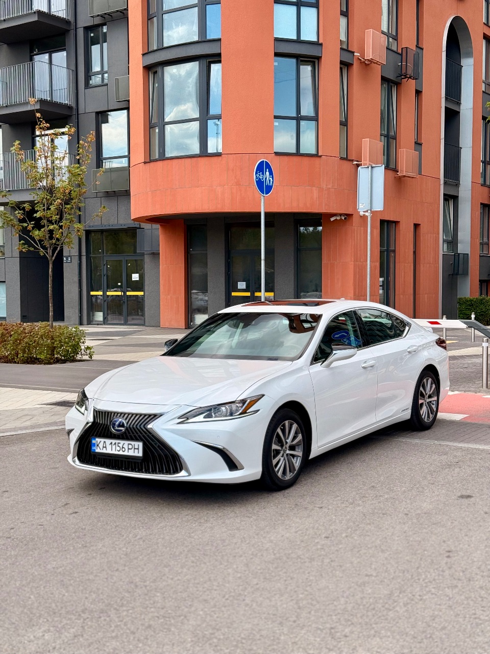 Lexus ES - фото 2