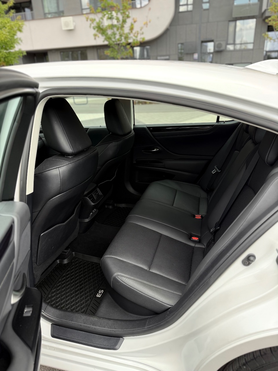 Lexus ES - фото 20