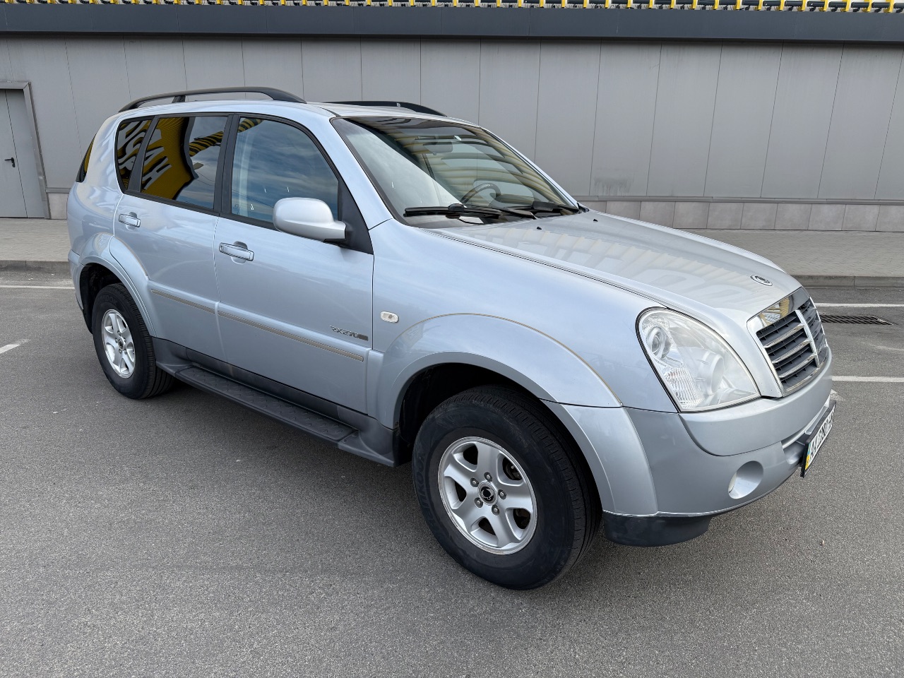 SsangYong Rexton - фото 1