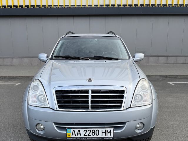 SsangYong Rexton - фото 2
