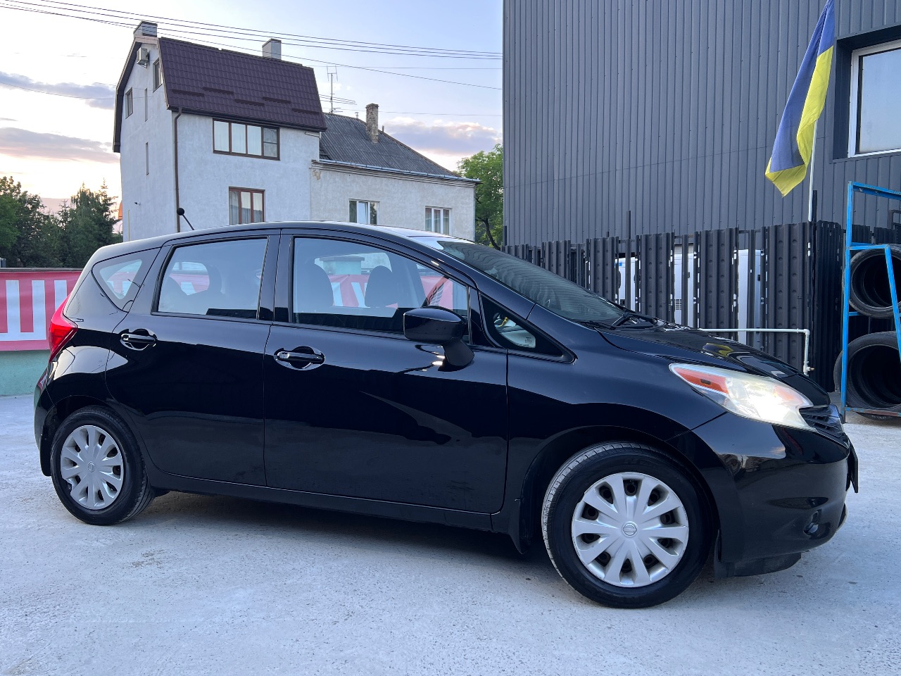 Nissan Versa Note - фото 2