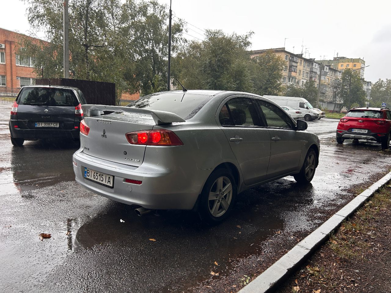 Mitsubishi Lancer - фото 3