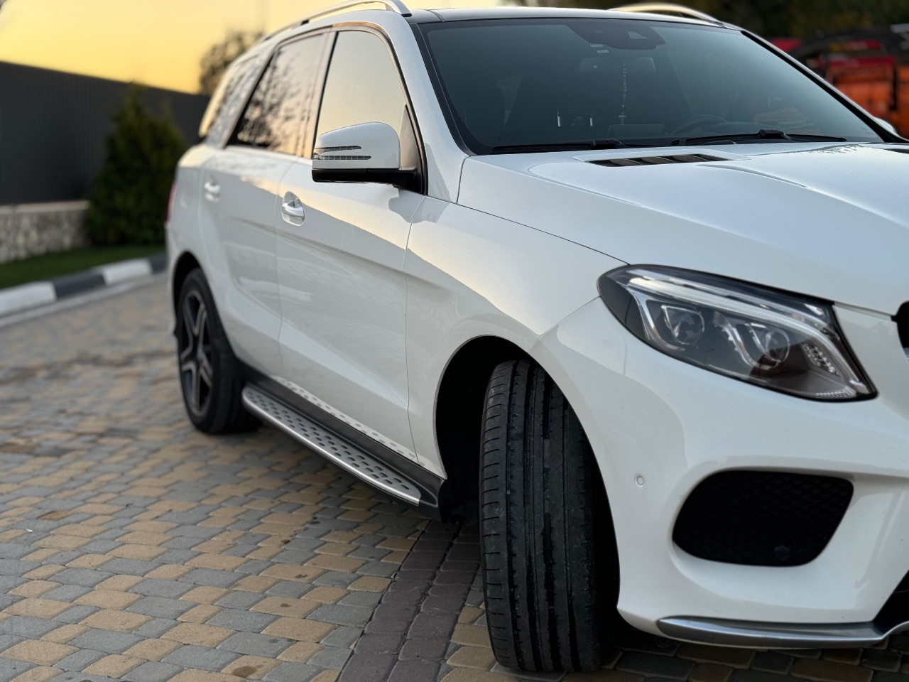 Mercedes-Benz GLE - фото 4