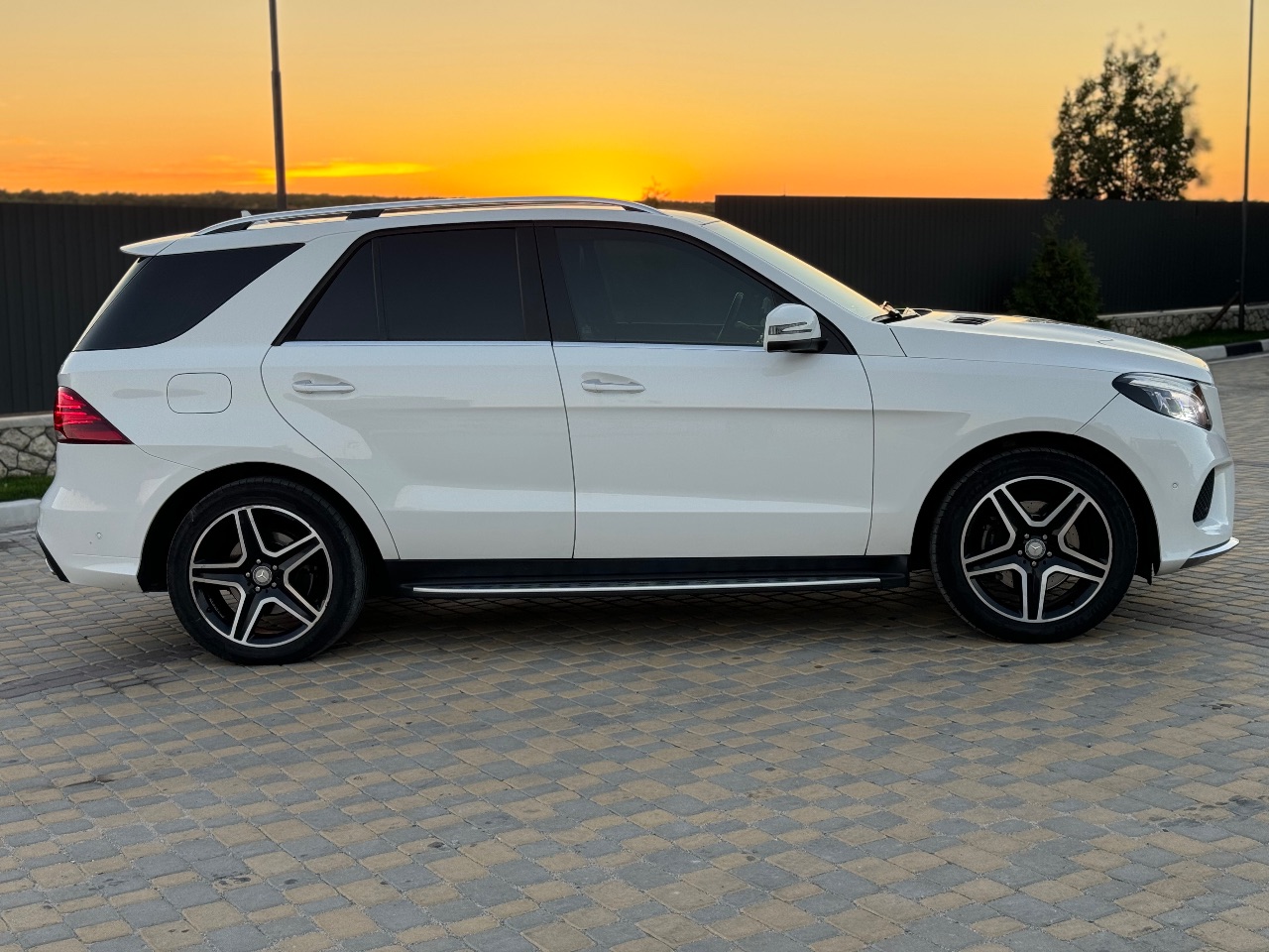 Mercedes-Benz GLE - фото 6