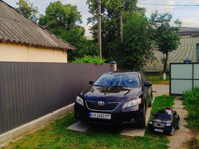 Toyota Camry - зображення 1