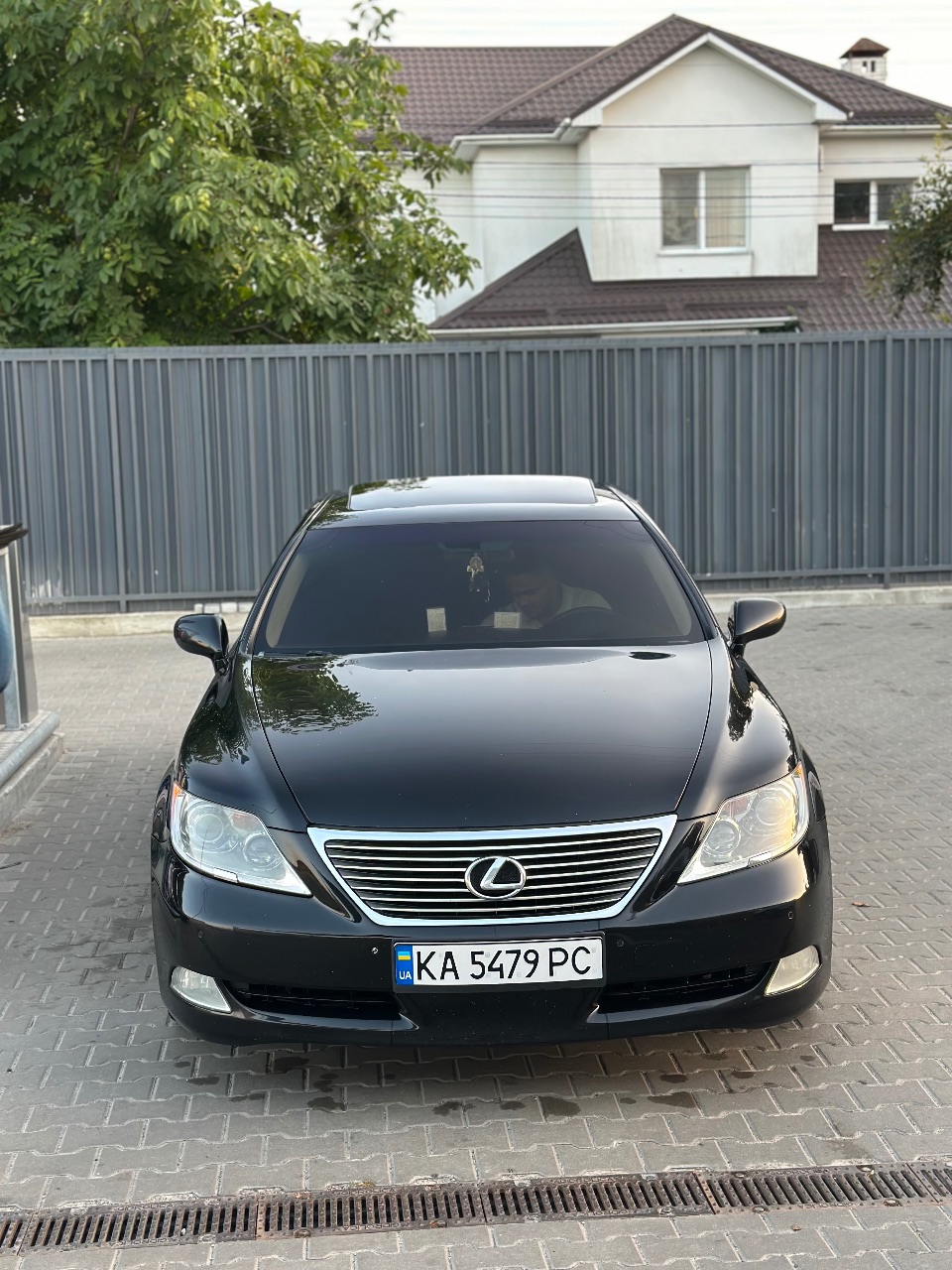Lexus LS - фото 2