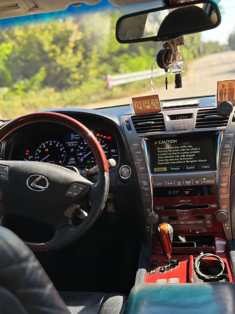 Lexus LS - фото 7