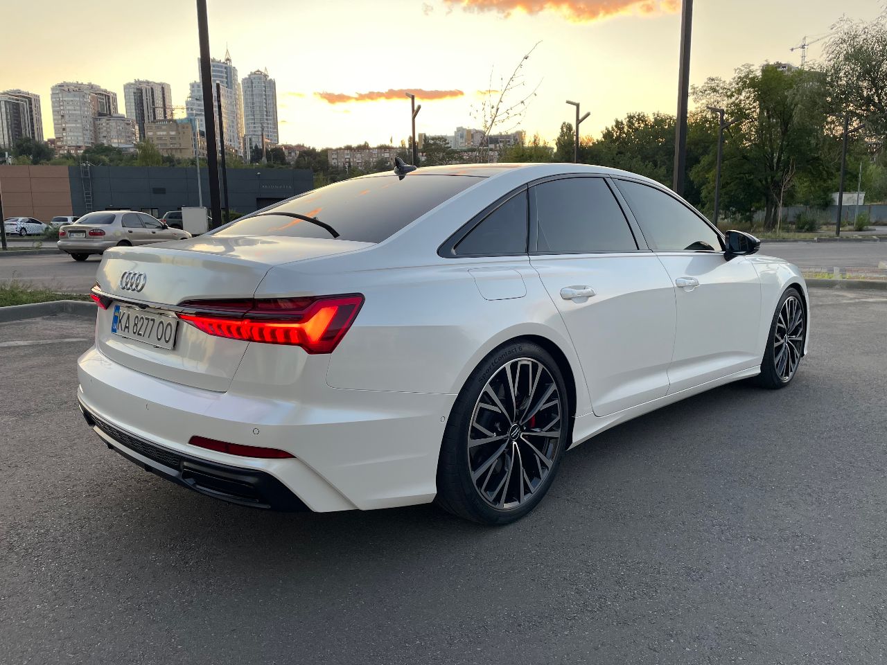 Audi A6 - фото 9