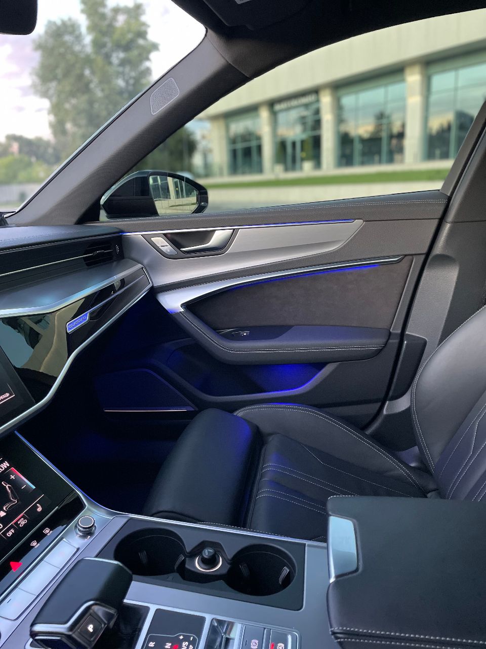 Audi A6 - фото 13