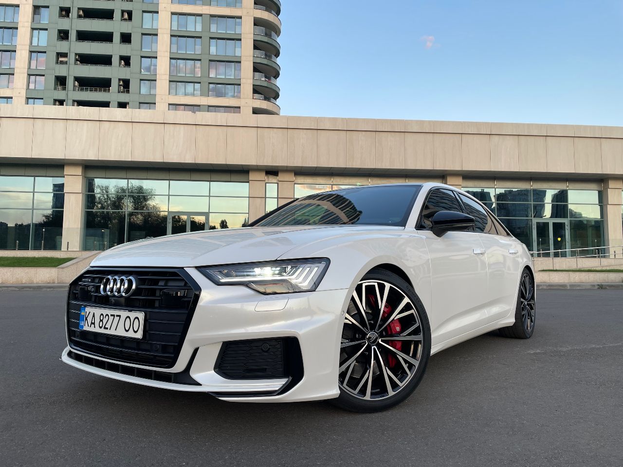 Audi A6 - фото 1