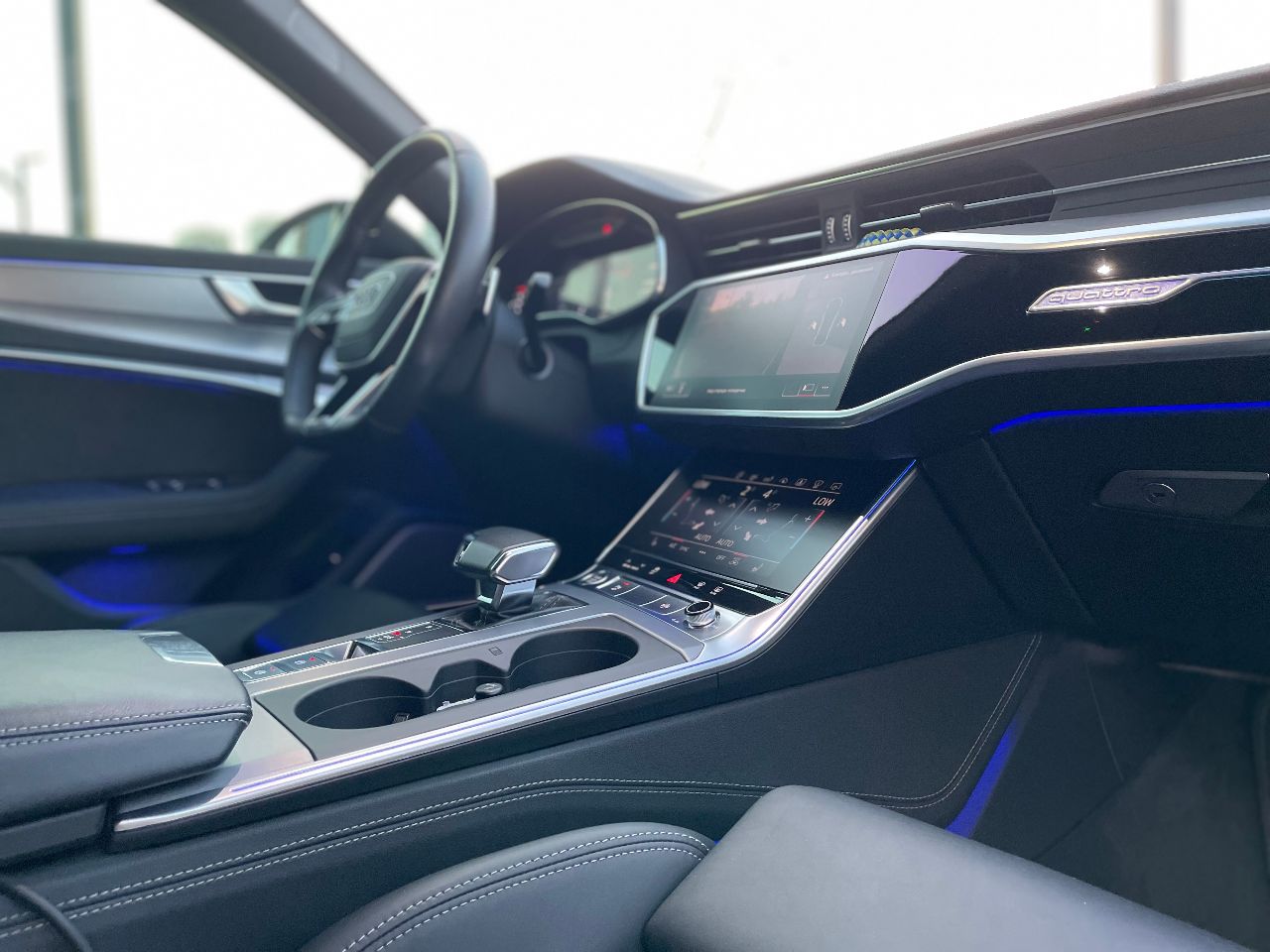 Audi A6 - фото 10