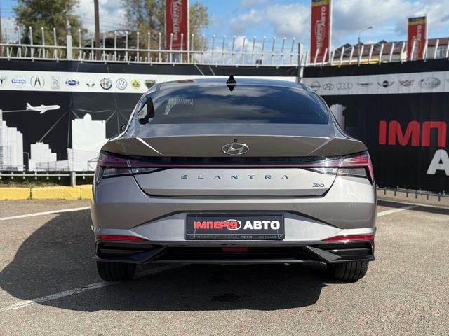 Hyundai Elantra - зображення 4