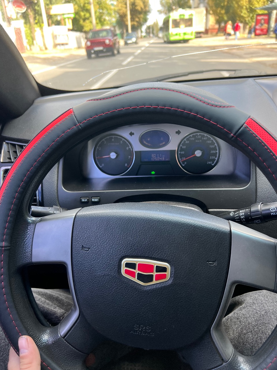 Geely Emgrand EC7 - фото 1